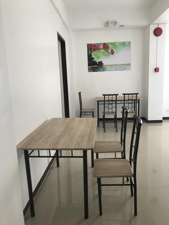 4C'S Tourist Lodge Puerto Princesa Ngoại thất bức ảnh