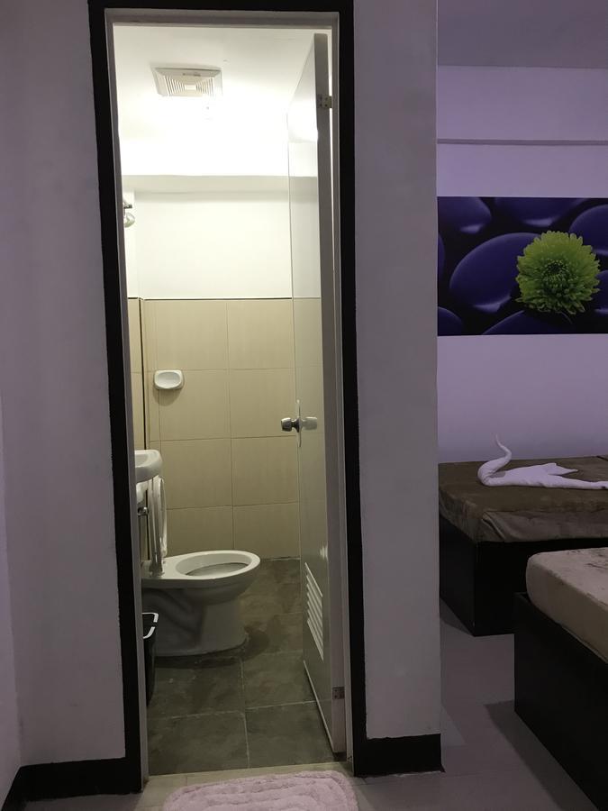 4C'S Tourist Lodge Puerto Princesa Ngoại thất bức ảnh