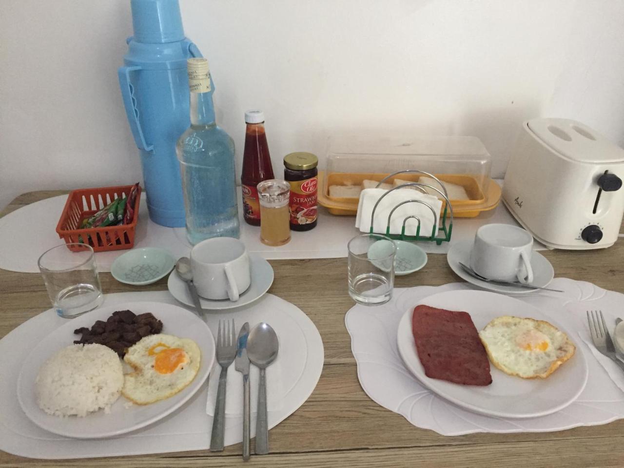 4C'S Tourist Lodge Puerto Princesa Ngoại thất bức ảnh